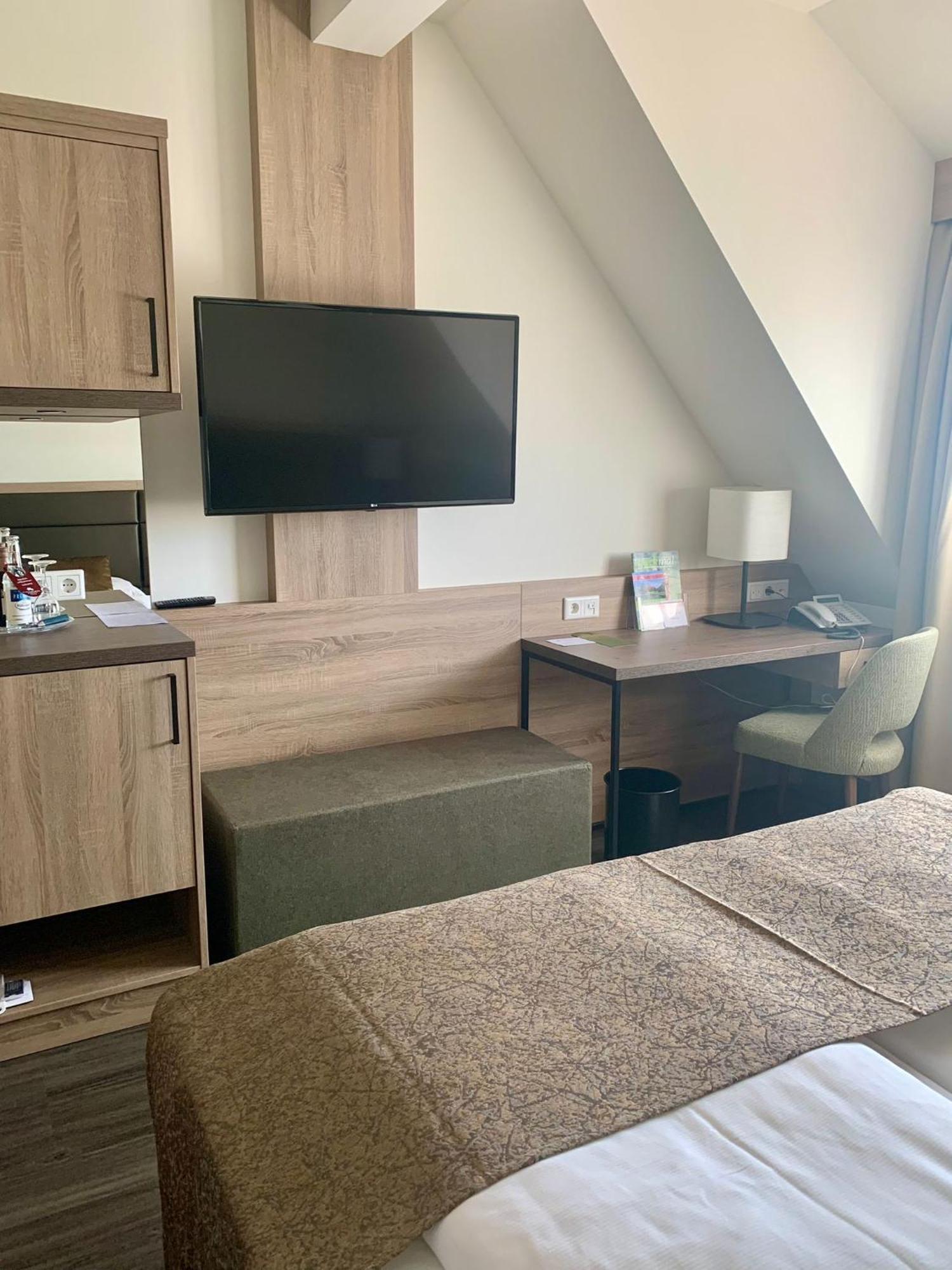 Flair Park Hotel Ilshofen Bagian luar foto